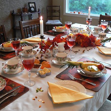 A Touch Of English B&B Kelowna Ngoại thất bức ảnh