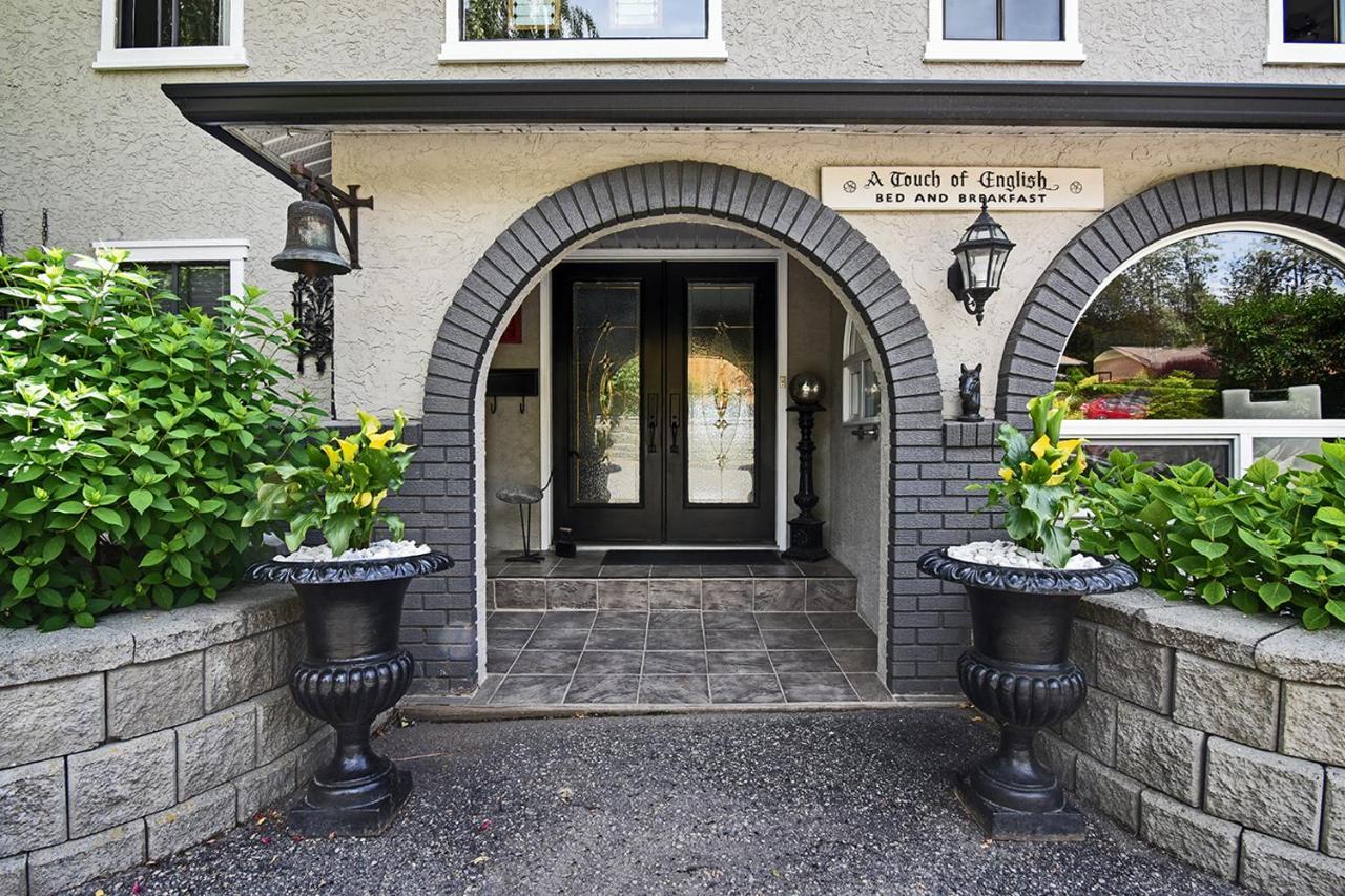 A Touch Of English B&B Kelowna Ngoại thất bức ảnh