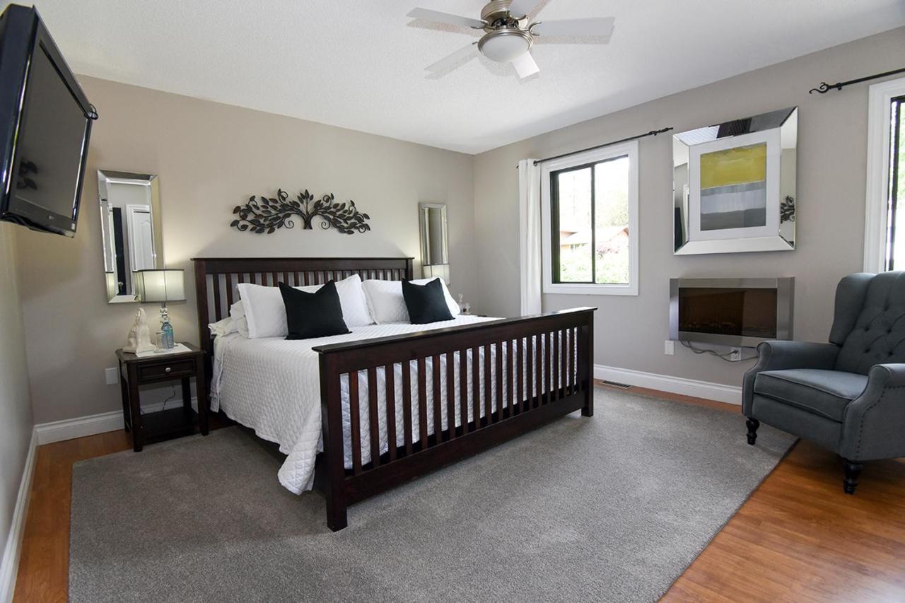 A Touch Of English B&B Kelowna Ngoại thất bức ảnh
