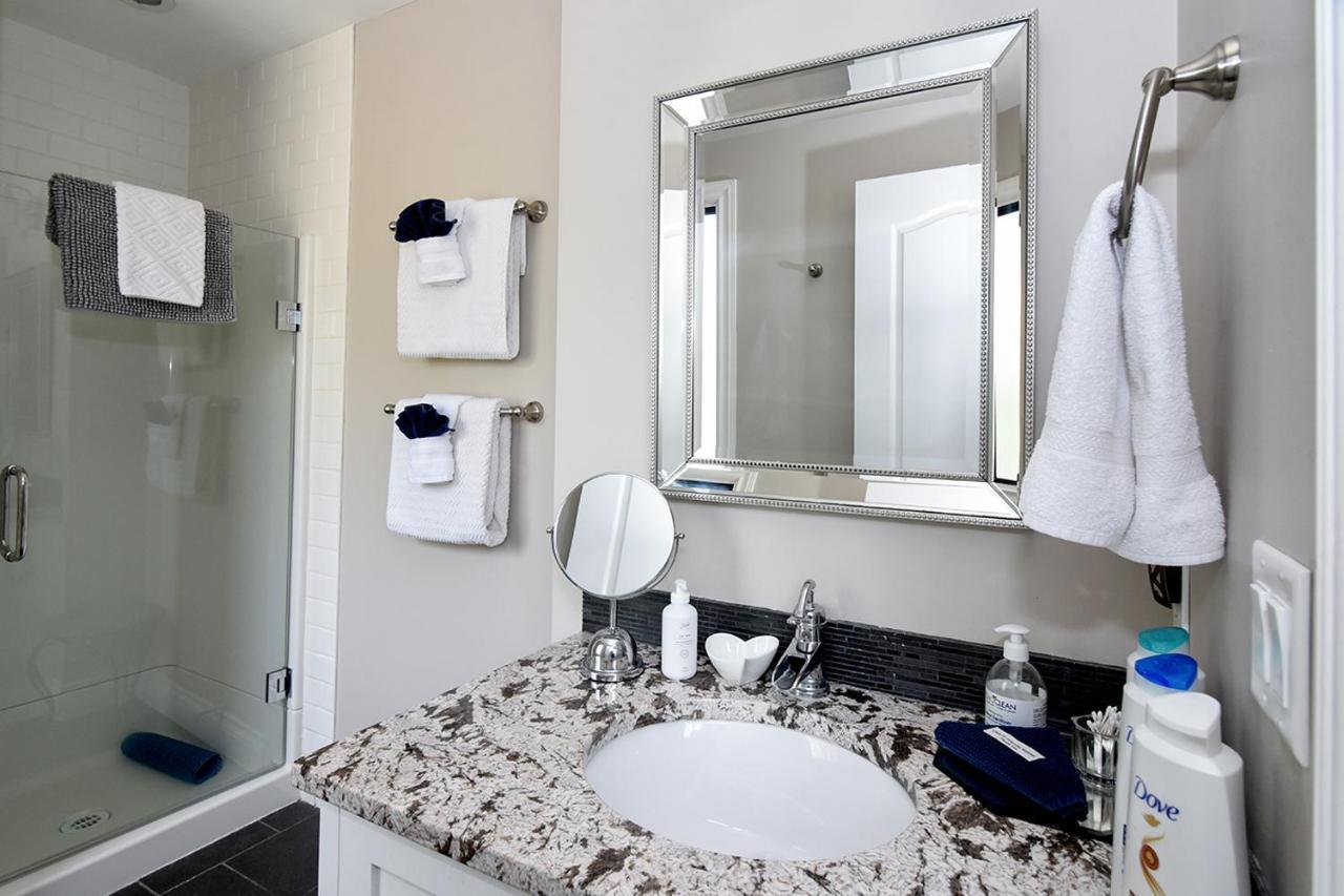 A Touch Of English B&B Kelowna Ngoại thất bức ảnh