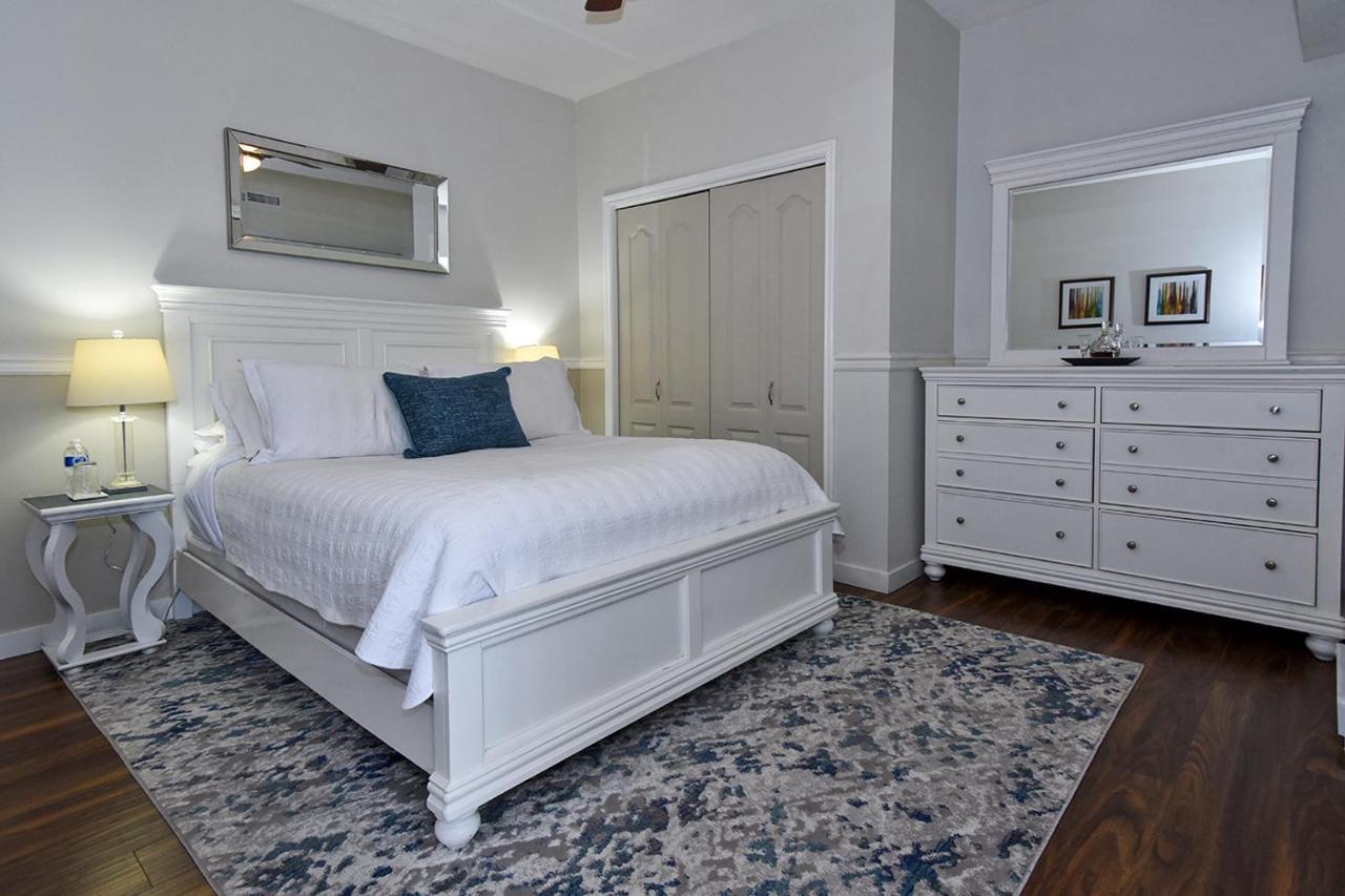 A Touch Of English B&B Kelowna Ngoại thất bức ảnh