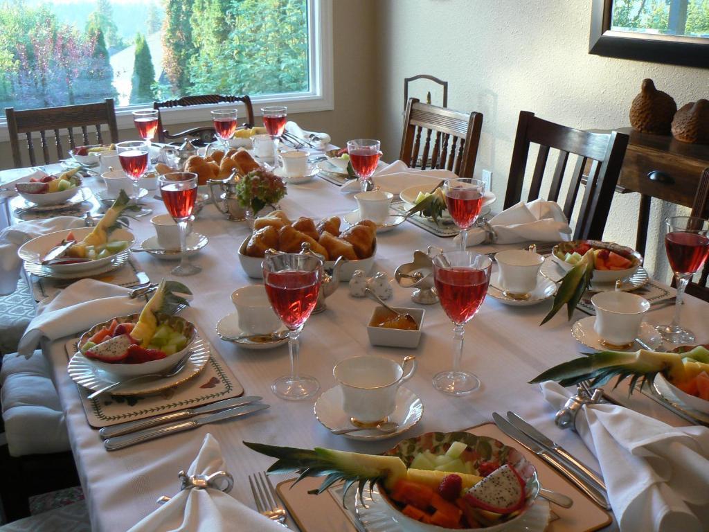 A Touch Of English B&B Kelowna Ngoại thất bức ảnh